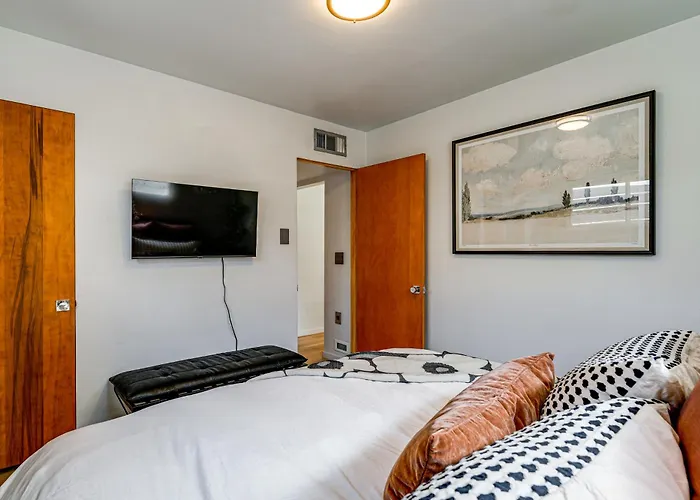 1 Mi To Dtwn & Mill Avenue! W/ Outdoor Oasis